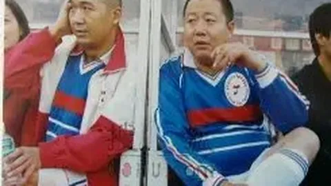 巴塞罗那积分领先54分，马竞紧随其后53分，皇马少赛一场积51分居第三。